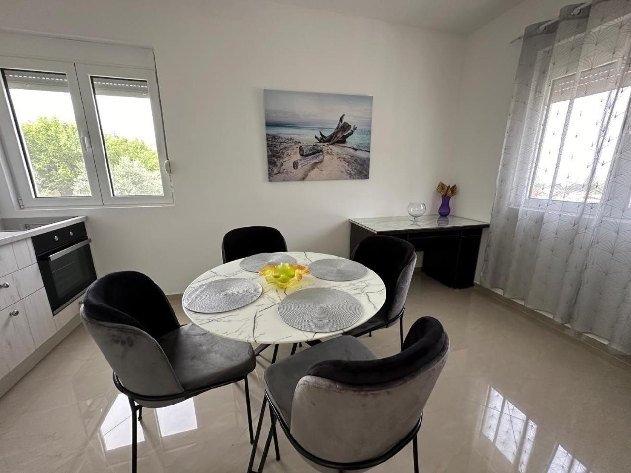 Villa Holiday Apartments 巴尔 外观 照片